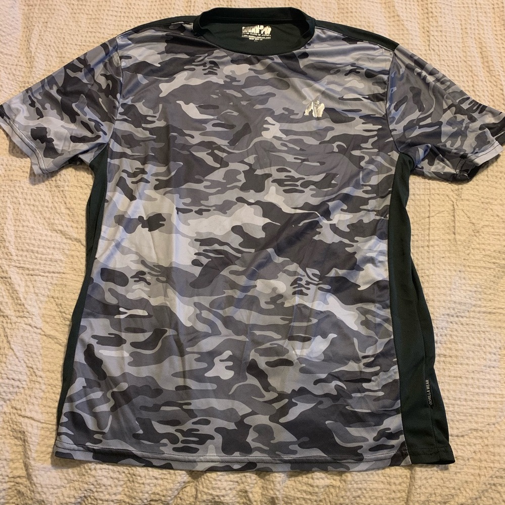 Gorilla Wear T Shirt Like New